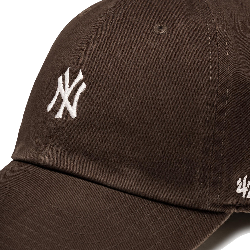 MLB New York Yankees Base Runner Clean Up Cap - Brown