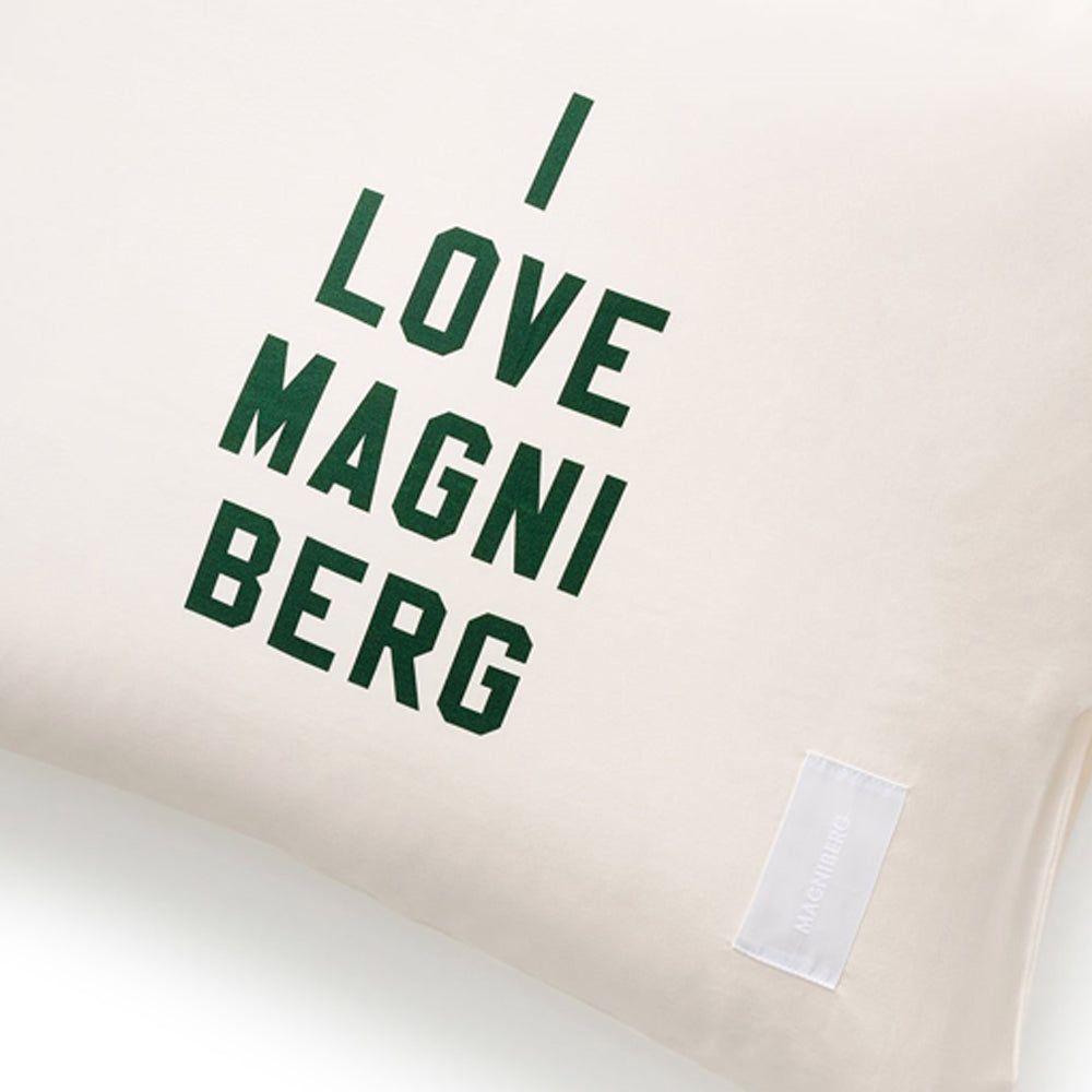 غطاء وسادة I Love Magniberg Pure Sateen (لؤلؤي)