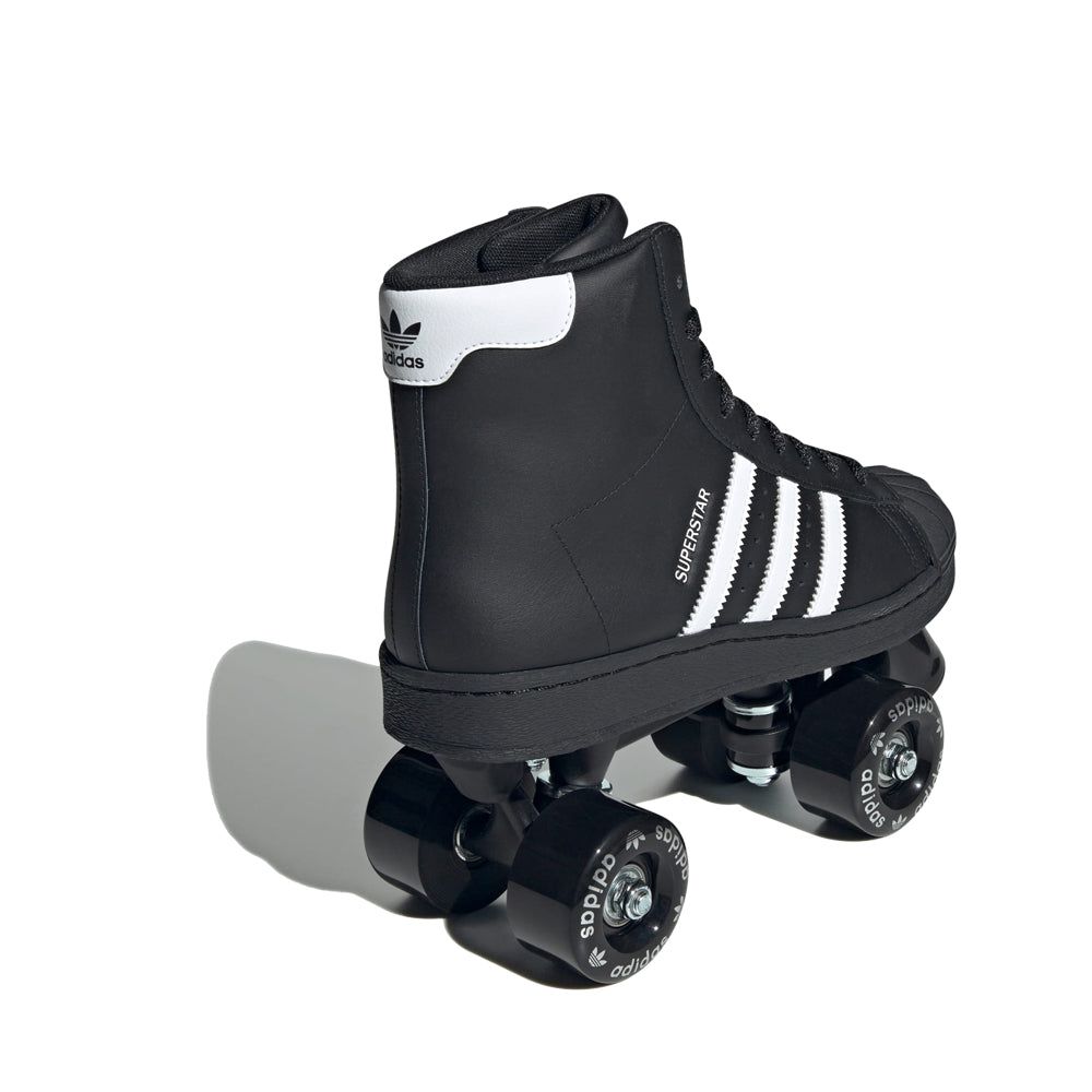 Superstar 82 Skate Women (Core Black/Cloud White/Silver Metallic)