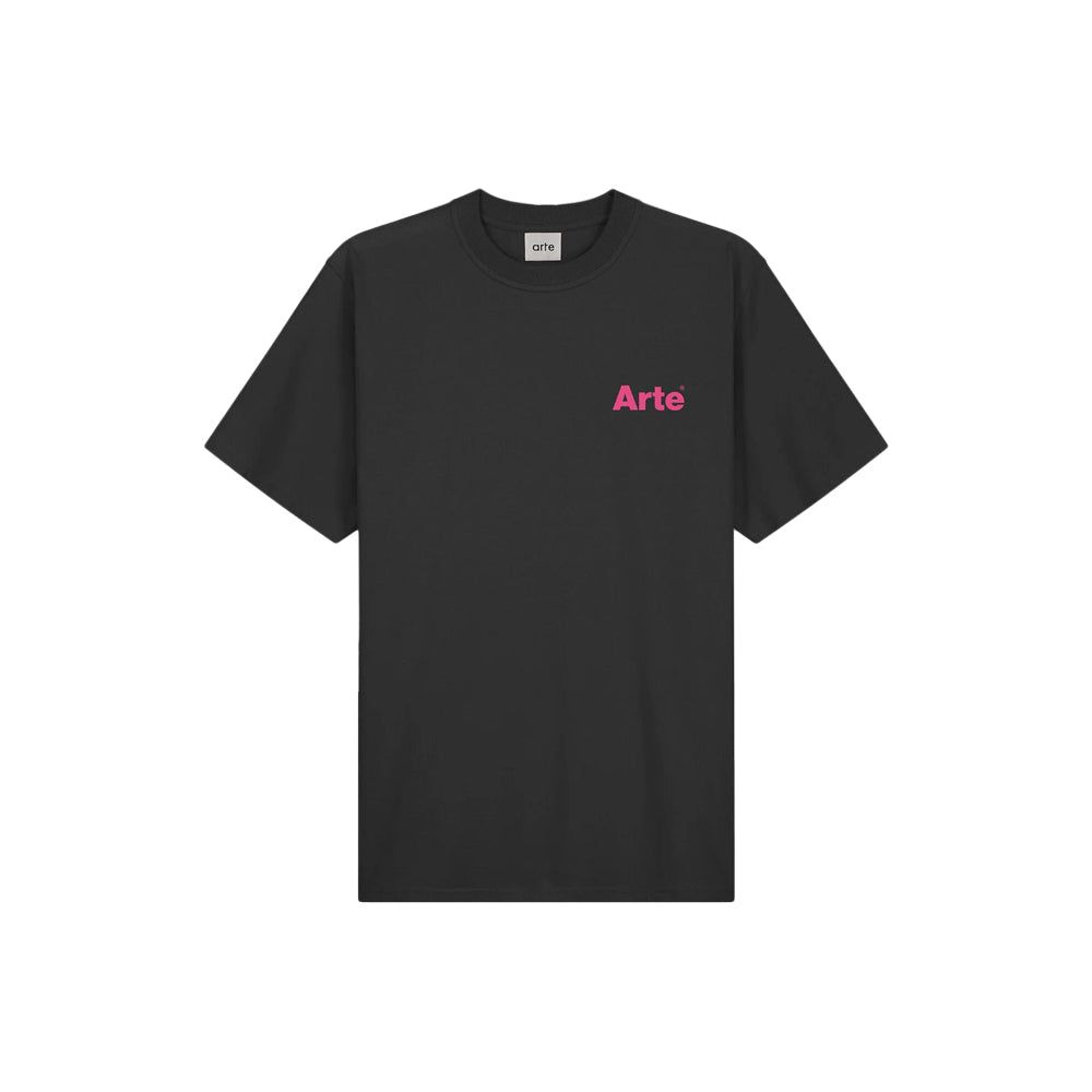 تي شيرت تيو بقلب أسود في الخلف