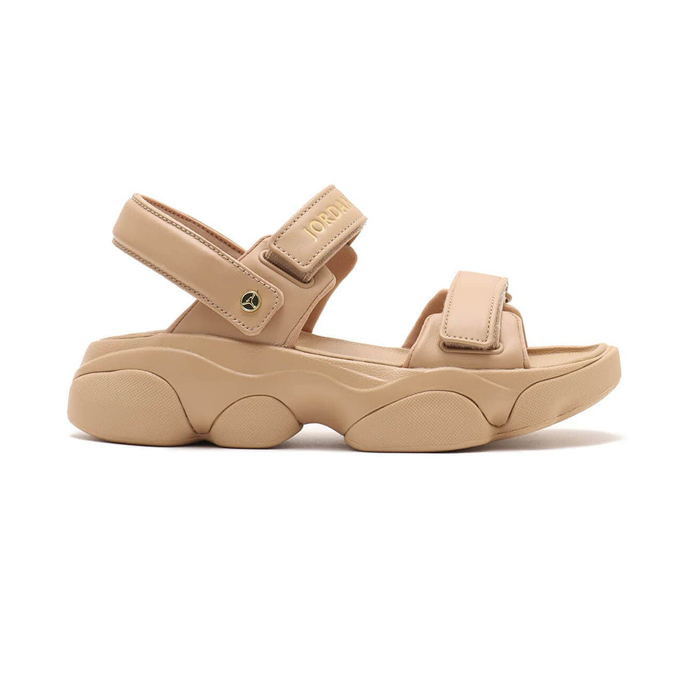 Women's Jordan Agitator Sandal (Legend Brown/Metallic Gold)