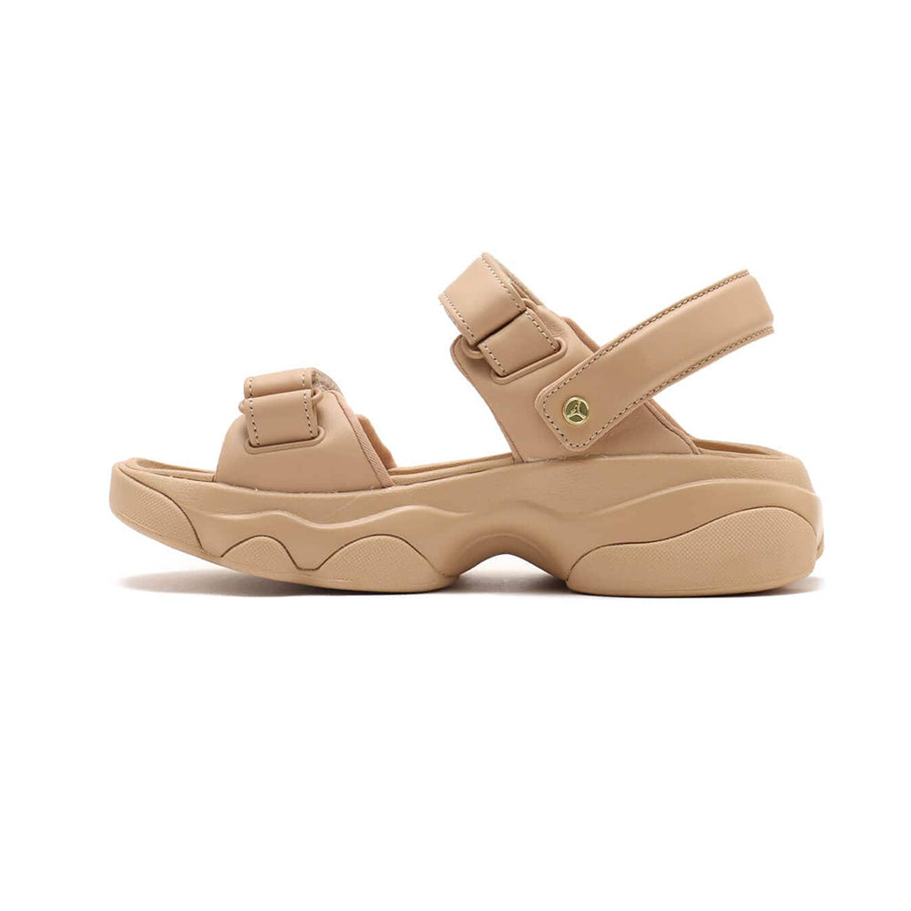 Women's Jordan Agitator Sandal (Legend Brown/Metallic Gold)