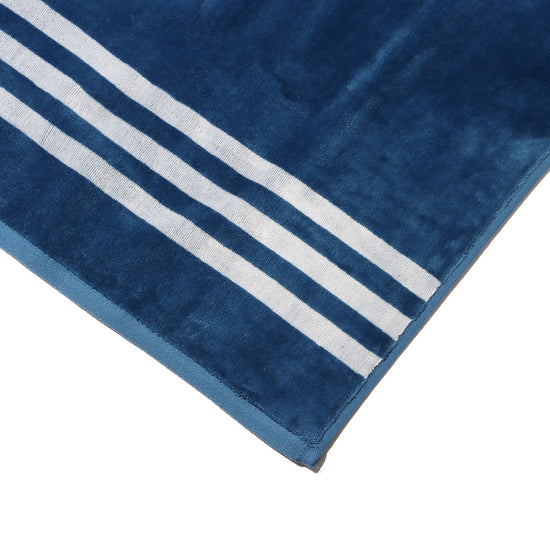 Mod Trefoil Towel (Core Blue/Off White)